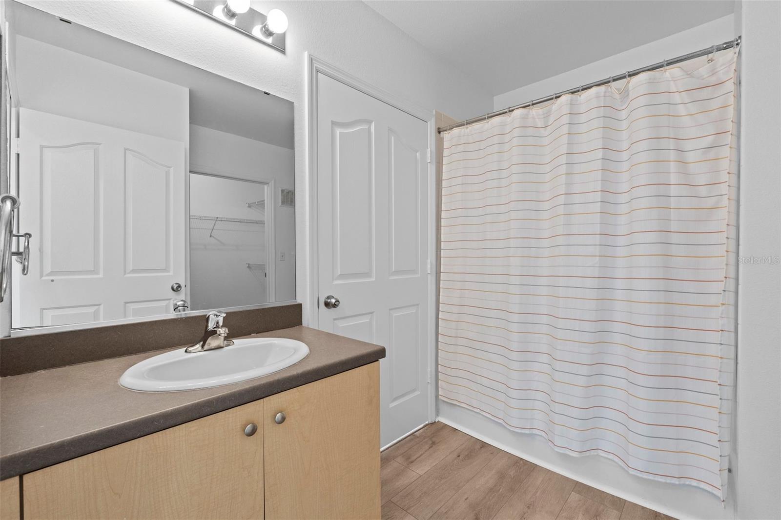 Image 33 of 57 For 710 Siena Palm Drive 102
