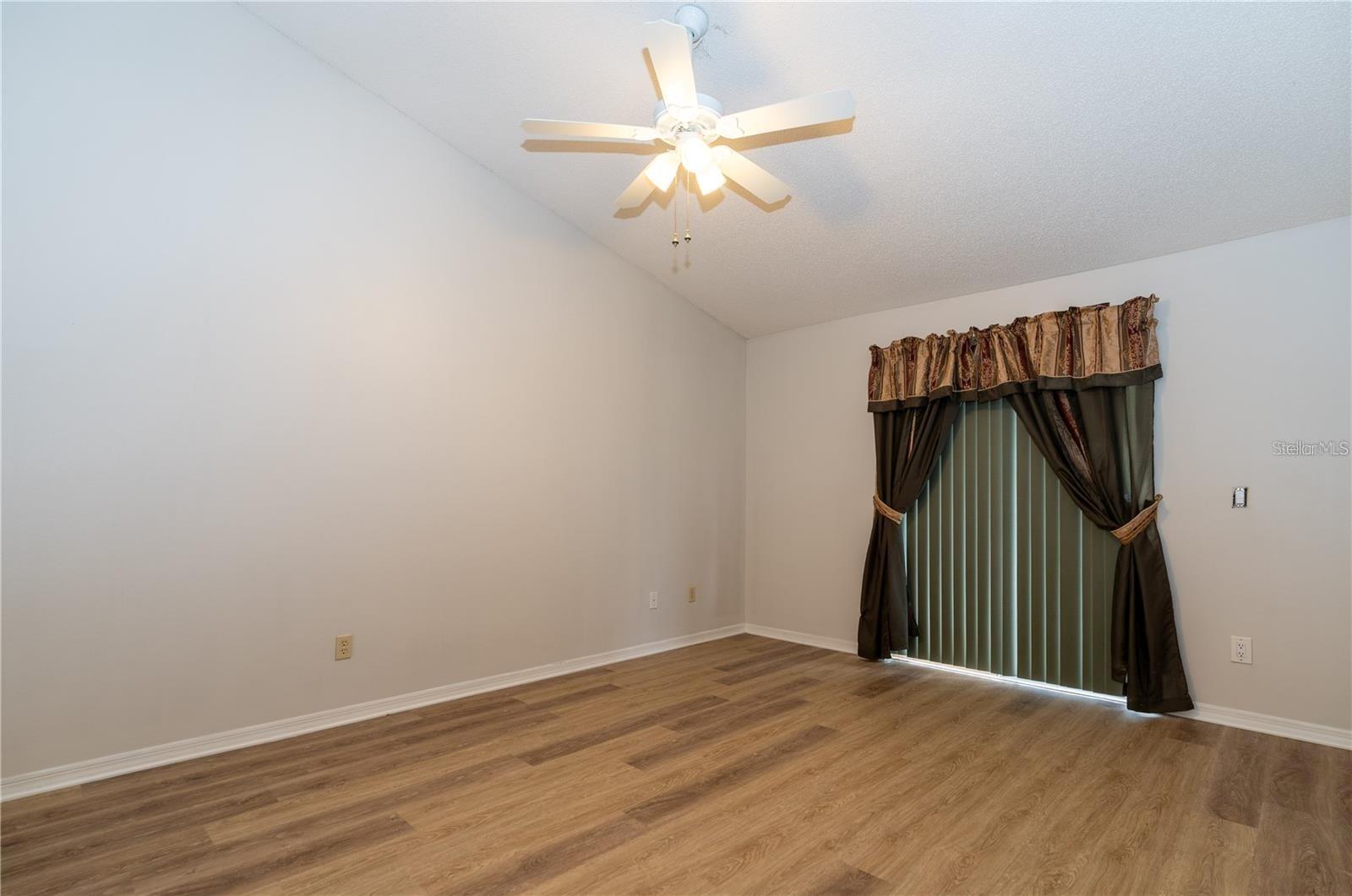 Image 12 of 26 For 767 Edgemon Avenue