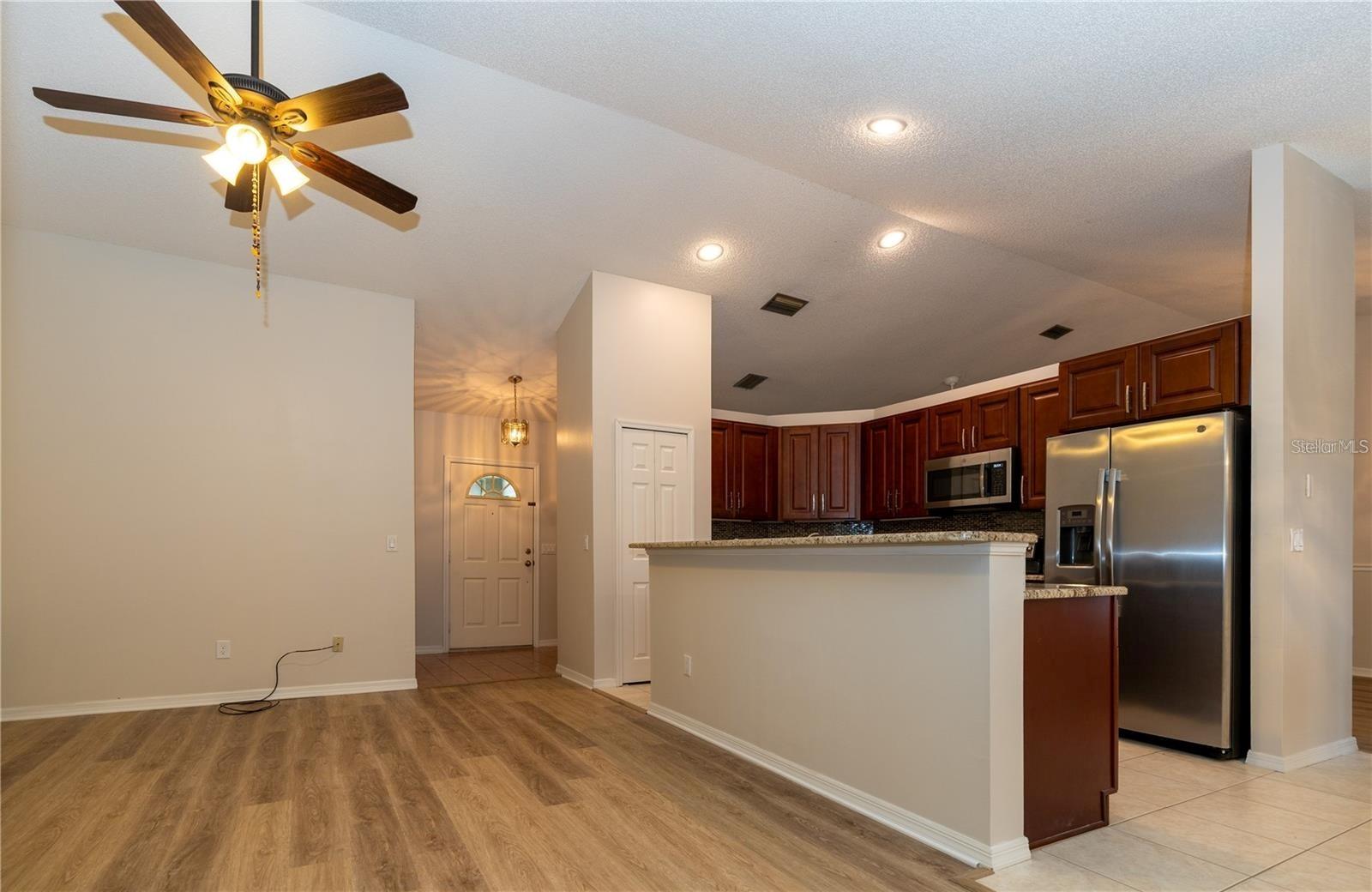 Image 7 of 26 For 767 Edgemon Avenue