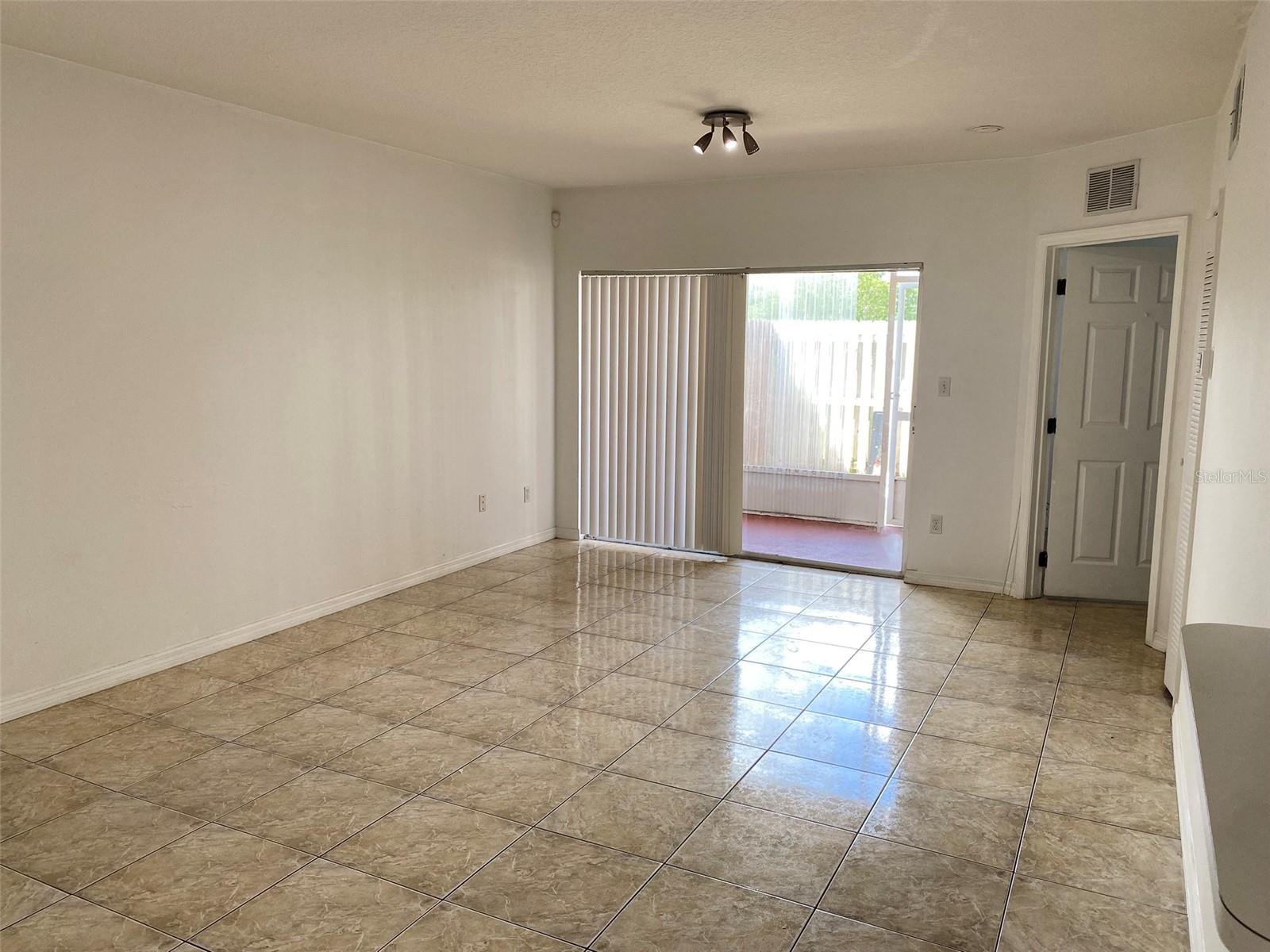 Image 7 of 22 For 495 Las Cortes Lane 103