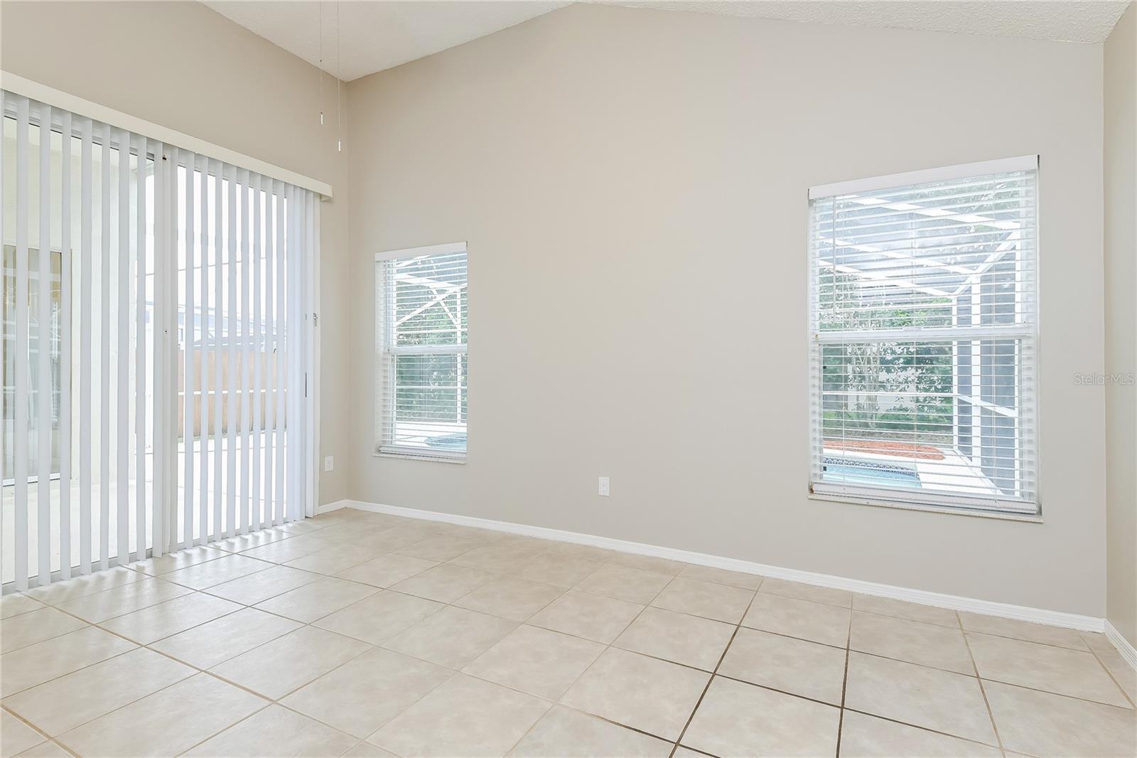 Image 8 of 17 For 2600 Chatham Circle