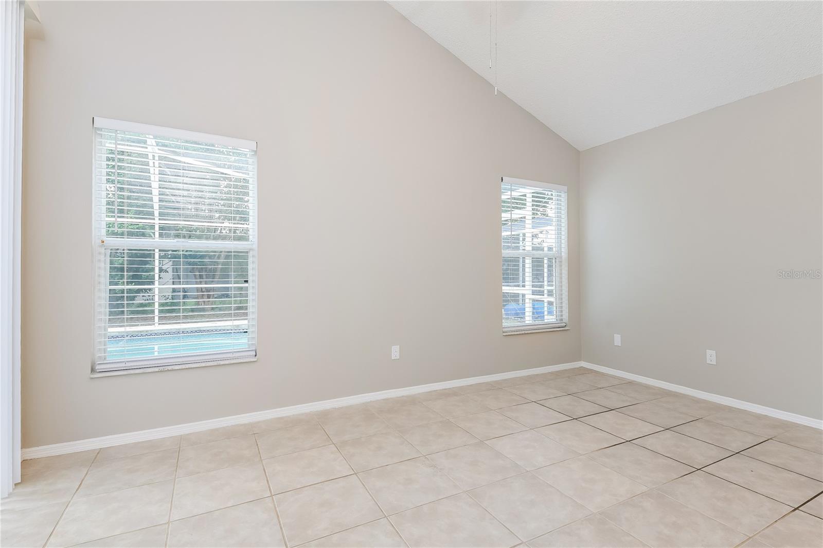 Image 9 of 17 For 2600 Chatham Circle