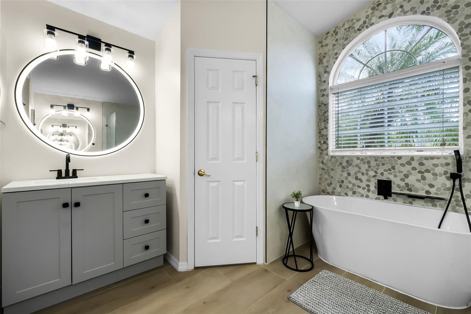 Image 15 of 35 For 4119 Maidu Court