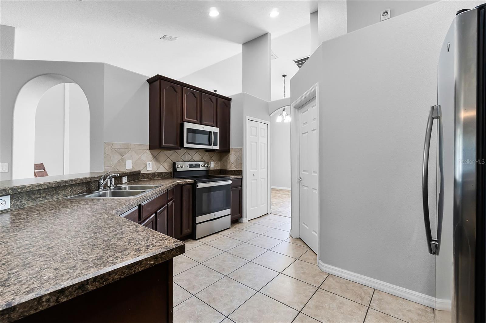 Image 6 of 35 For 4119 Maidu Court