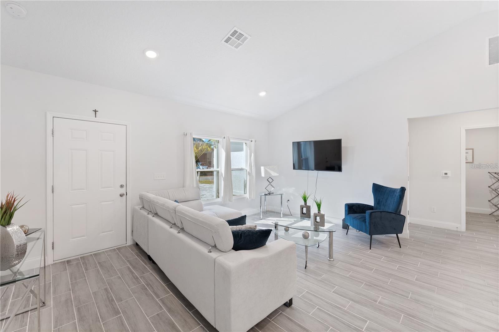Image 10 of 23 For 6495 Eve Street