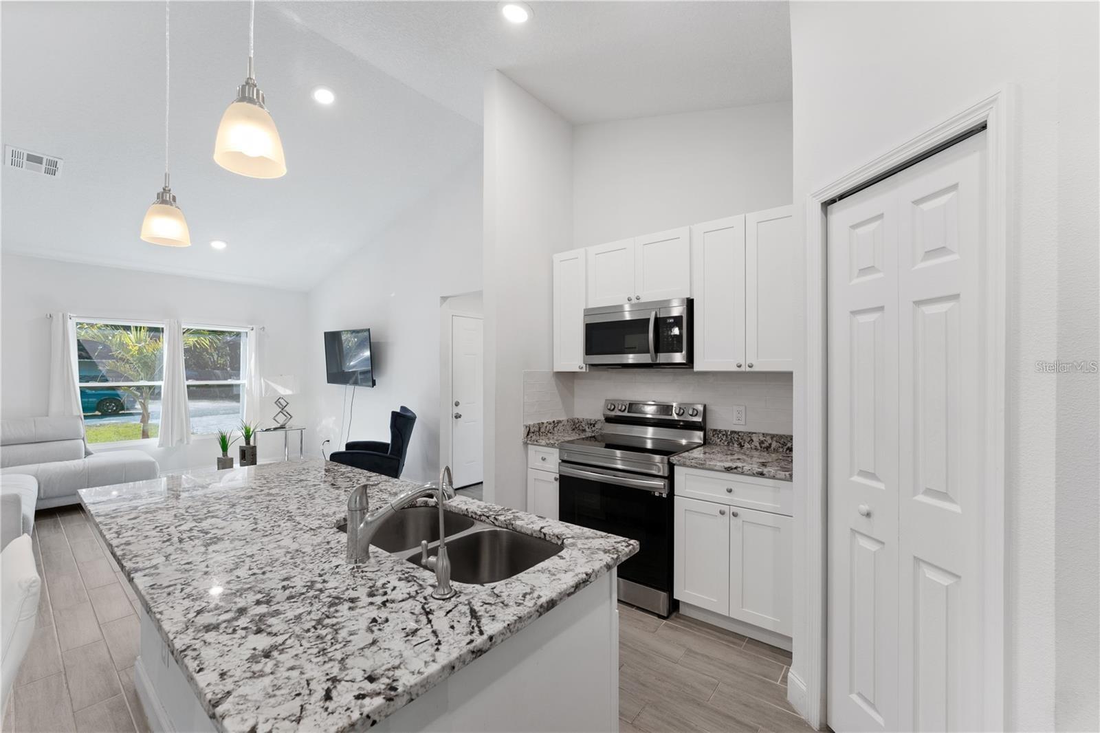 Image 6 of 23 For 6495 Eve Street