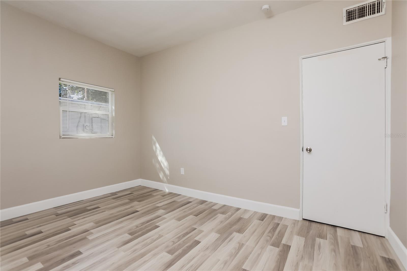 Image 10 of 17 For 5203 Montague Place