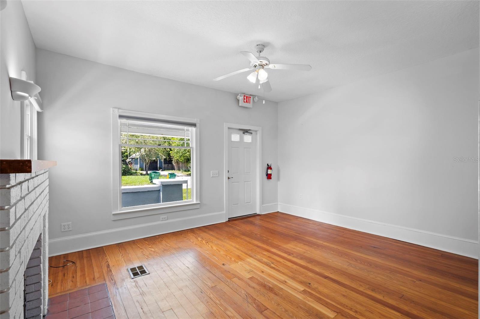Image 11 of 54 For 615 Palmetto Court