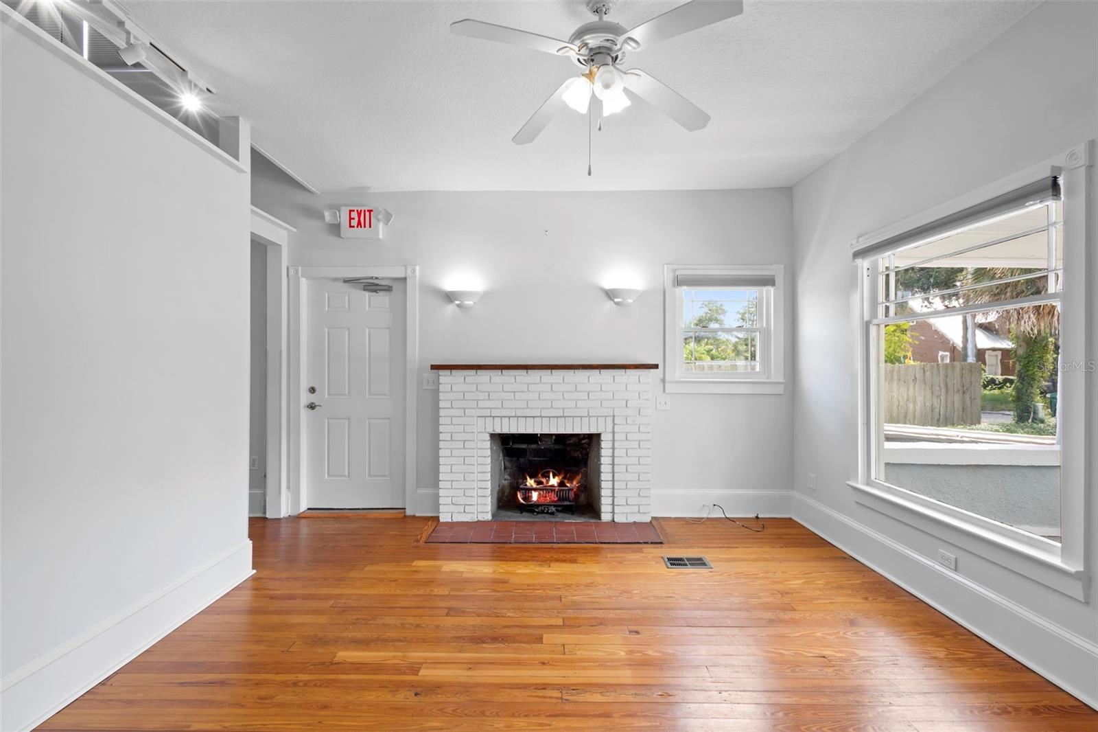 Image 13 of 54 For 615 Palmetto Court