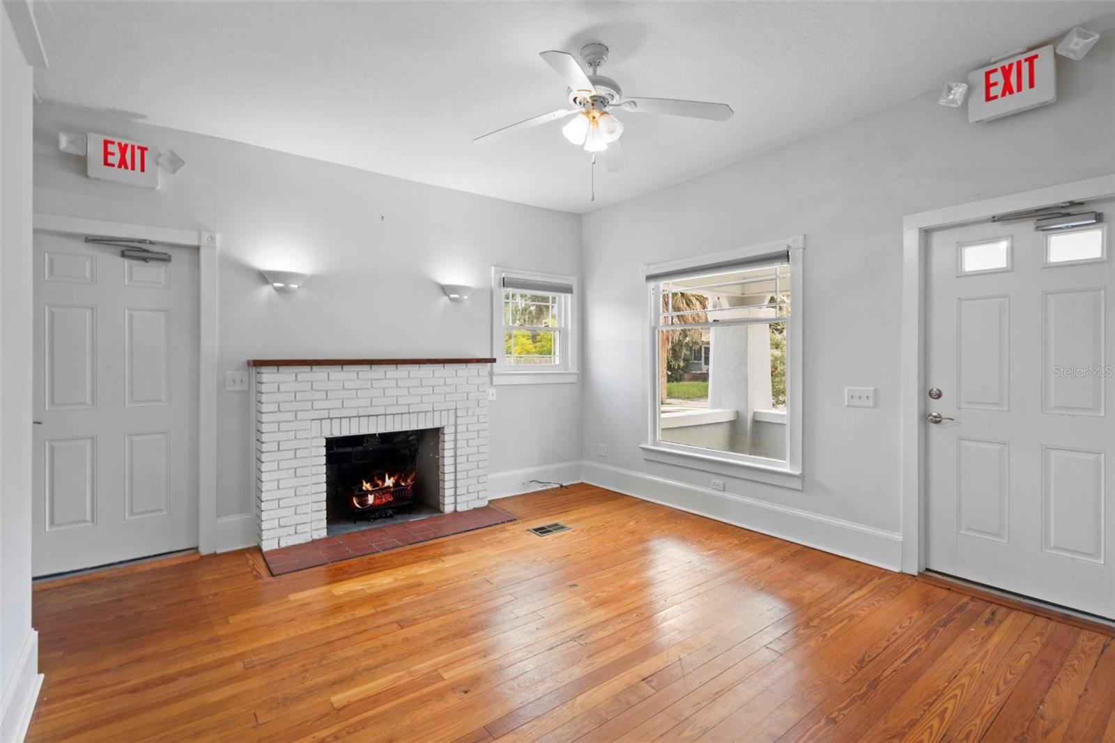 Image 14 of 54 For 615 Palmetto Court