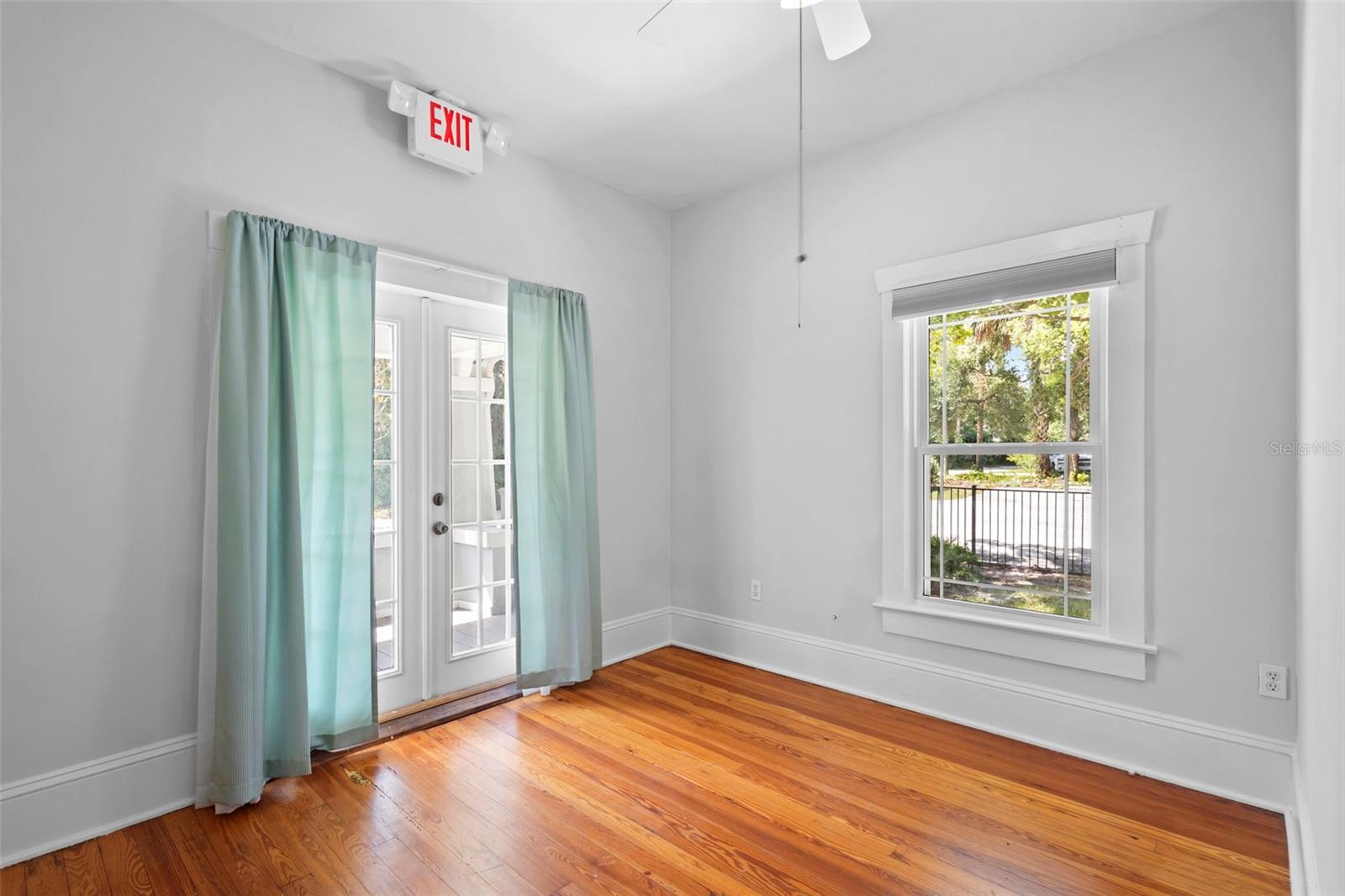 Image 28 of 54 For 615 Palmetto Court