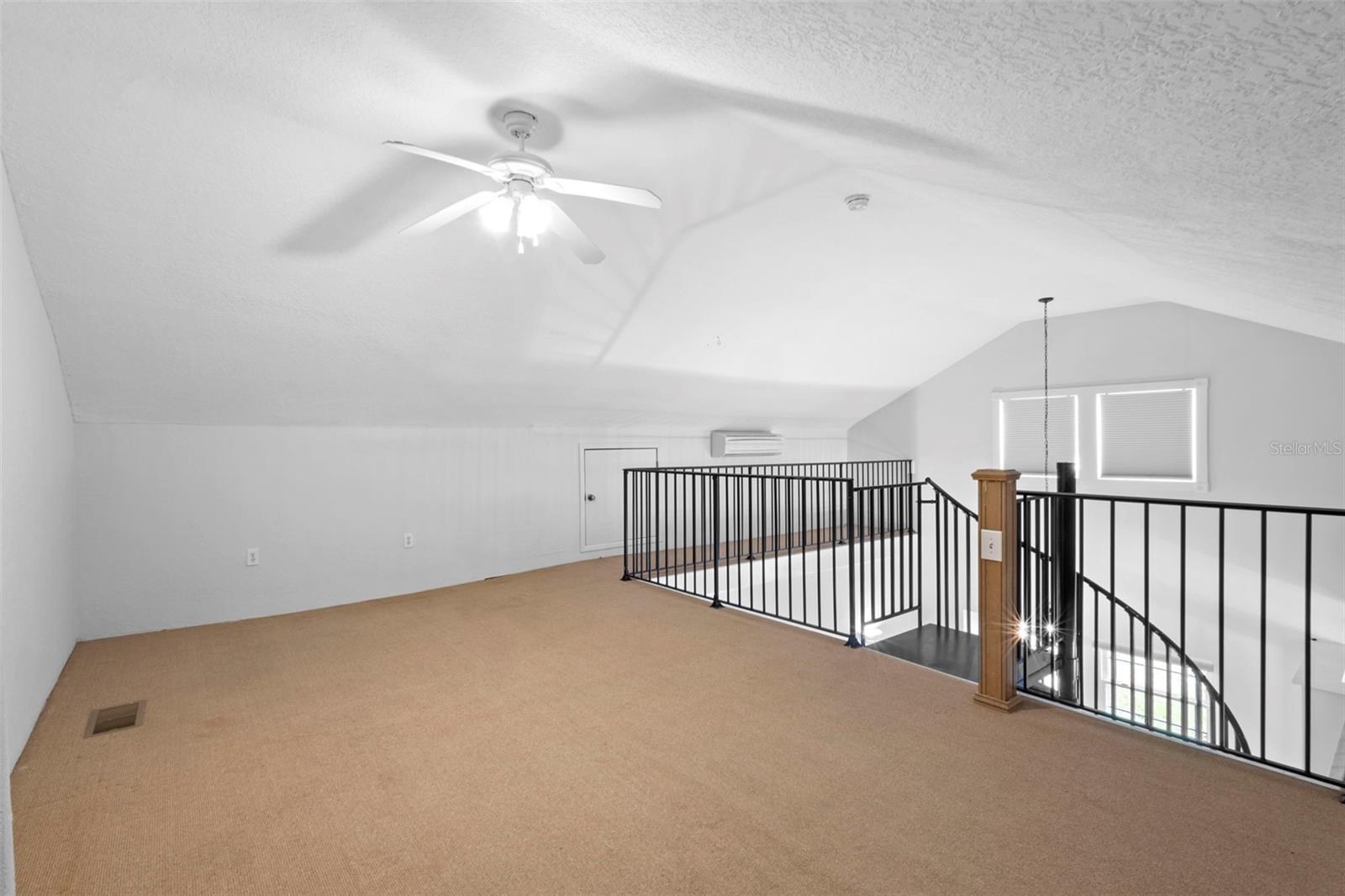 Image 32 of 54 For 615 Palmetto Court