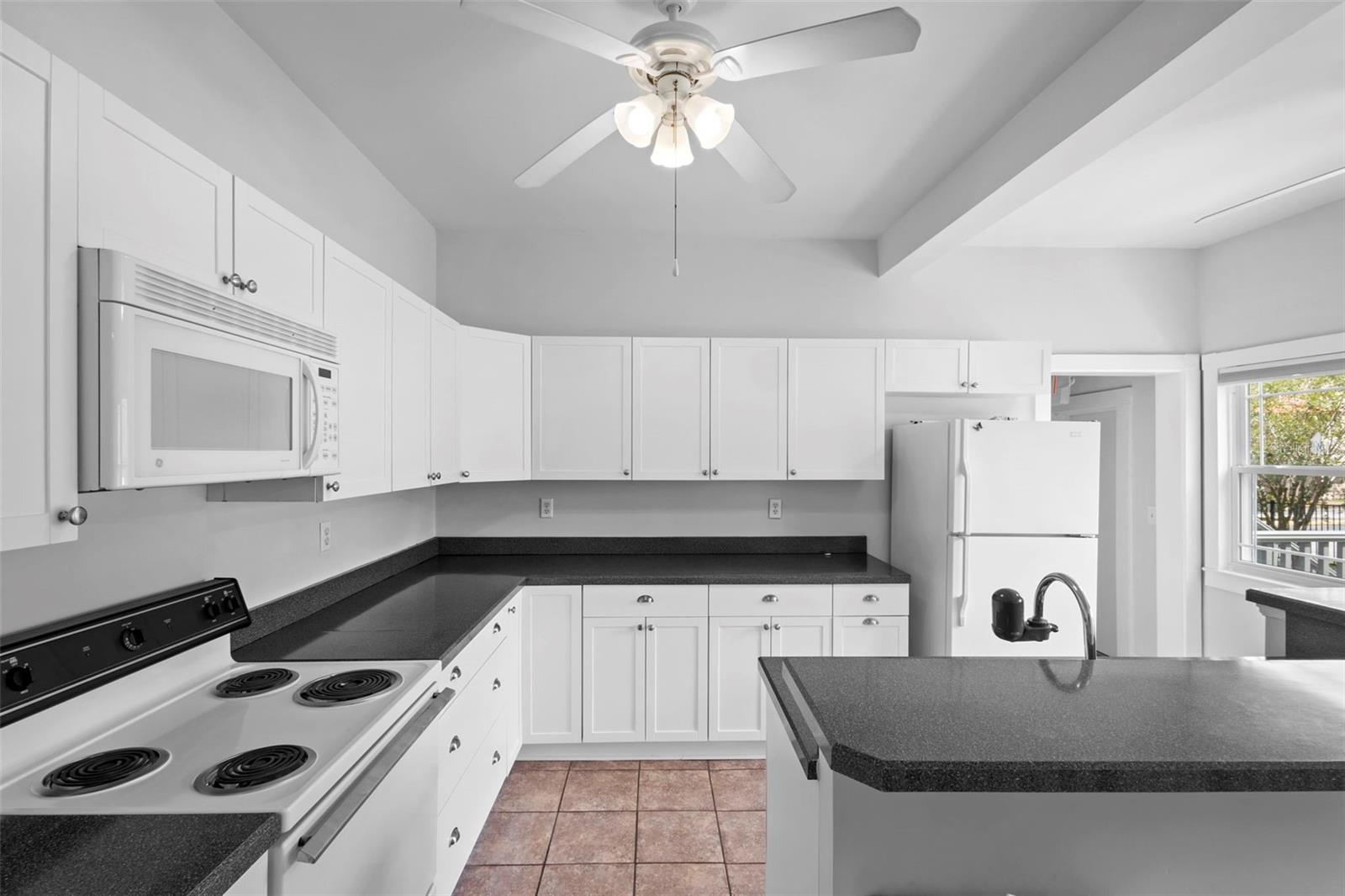 Image 36 of 54 For 615 Palmetto Court