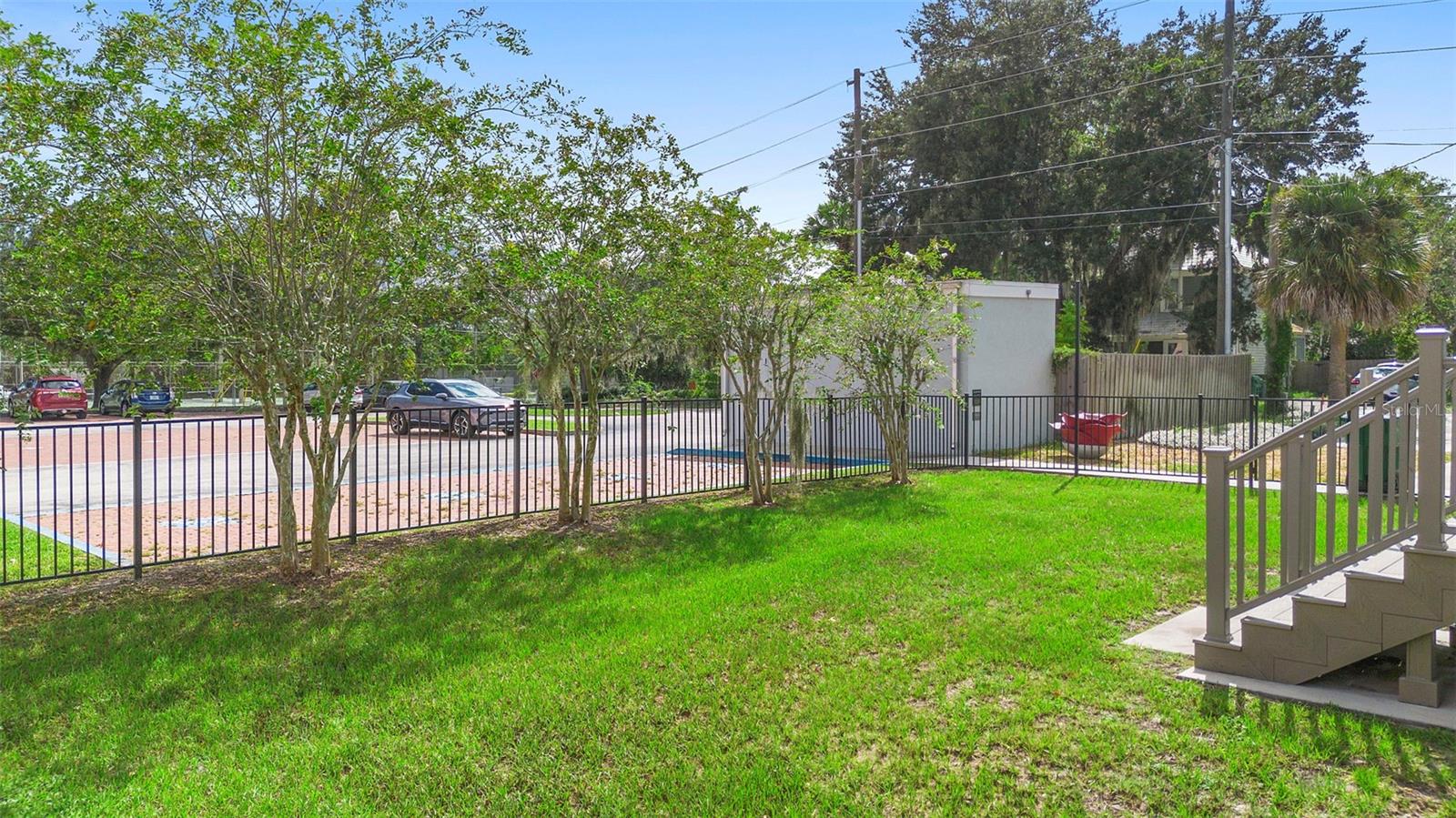 Image 40 of 54 For 615 Palmetto Court