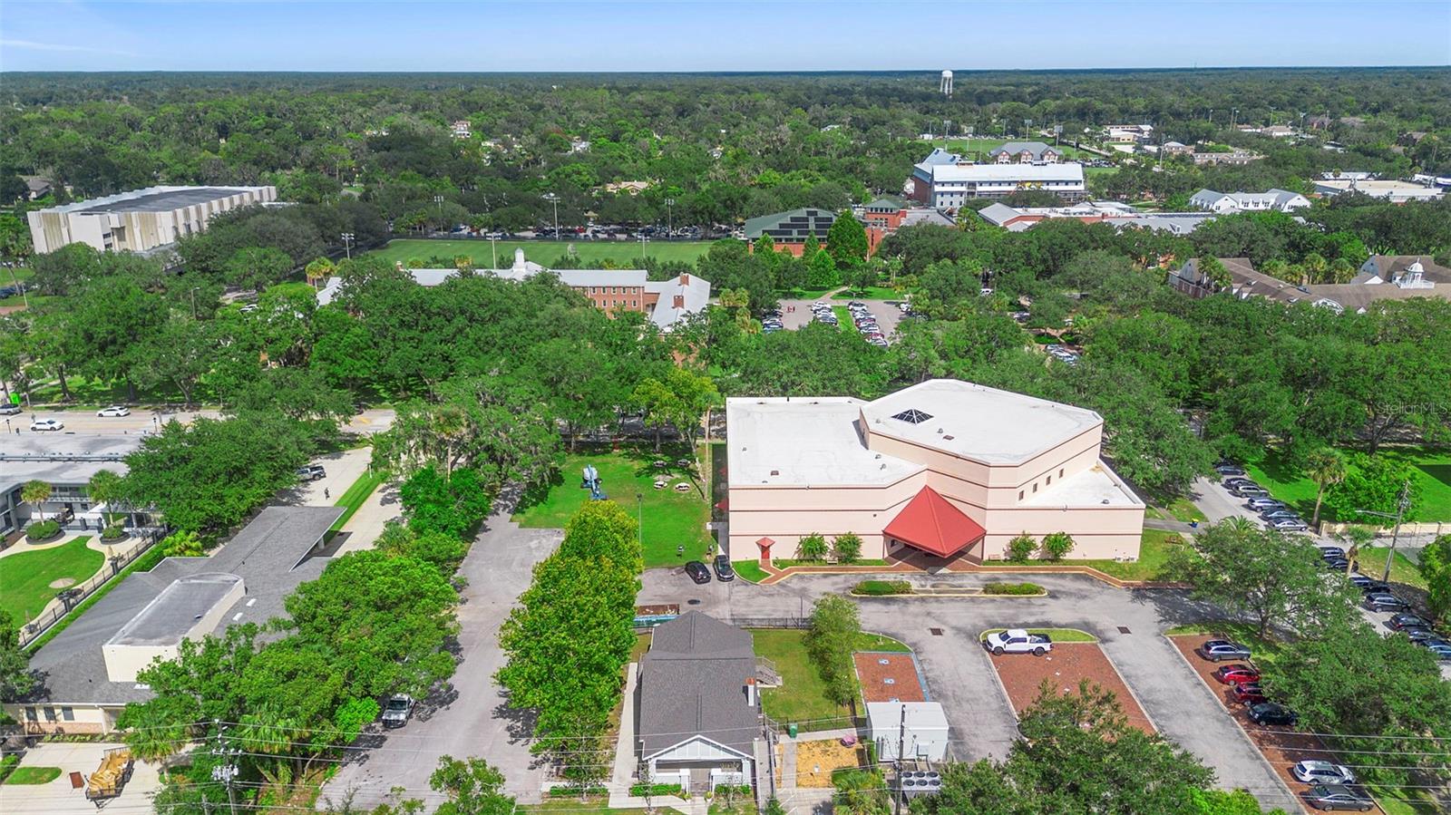 Image 43 of 54 For 615 Palmetto Court