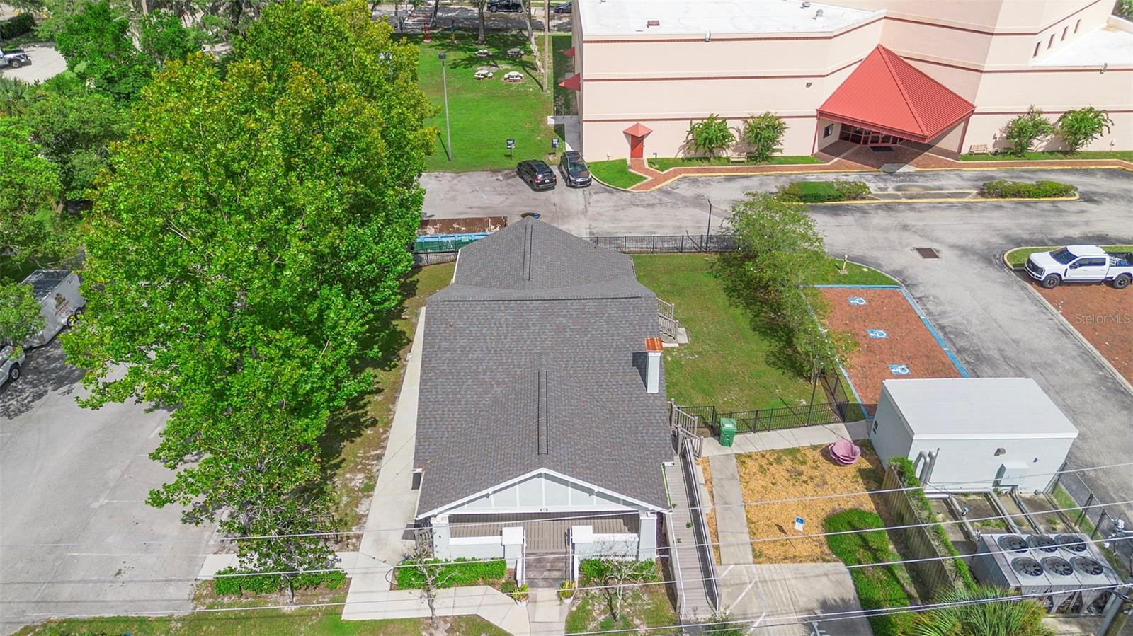 Image 45 of 54 For 615 Palmetto Court