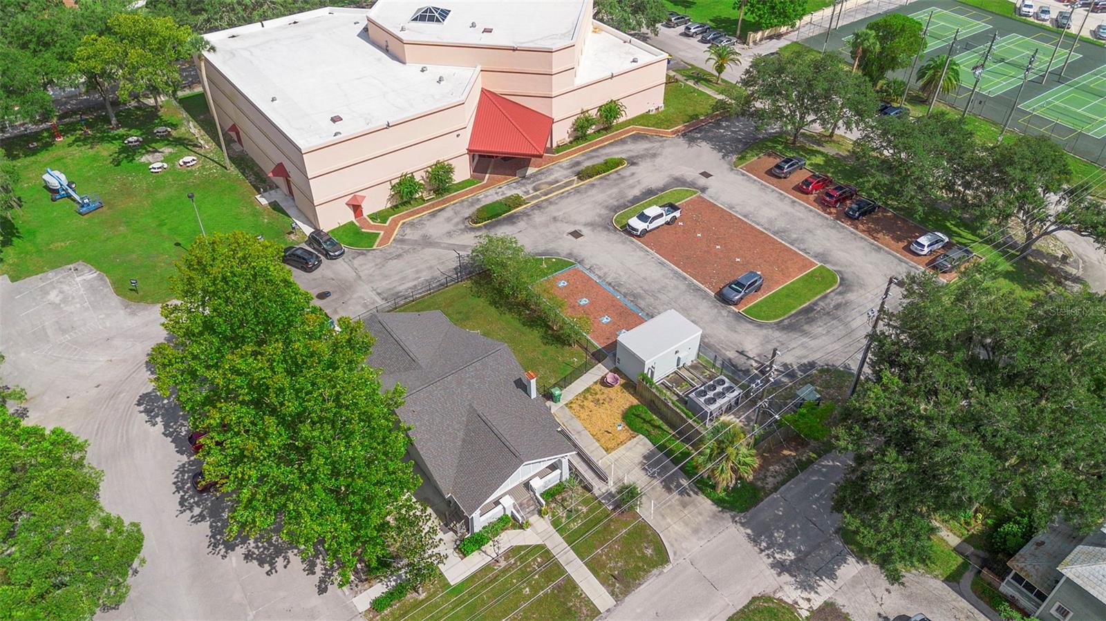 Image 47 of 54 For 615 Palmetto Court