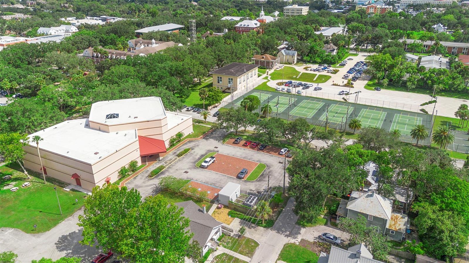 Image 48 of 54 For 615 Palmetto Court