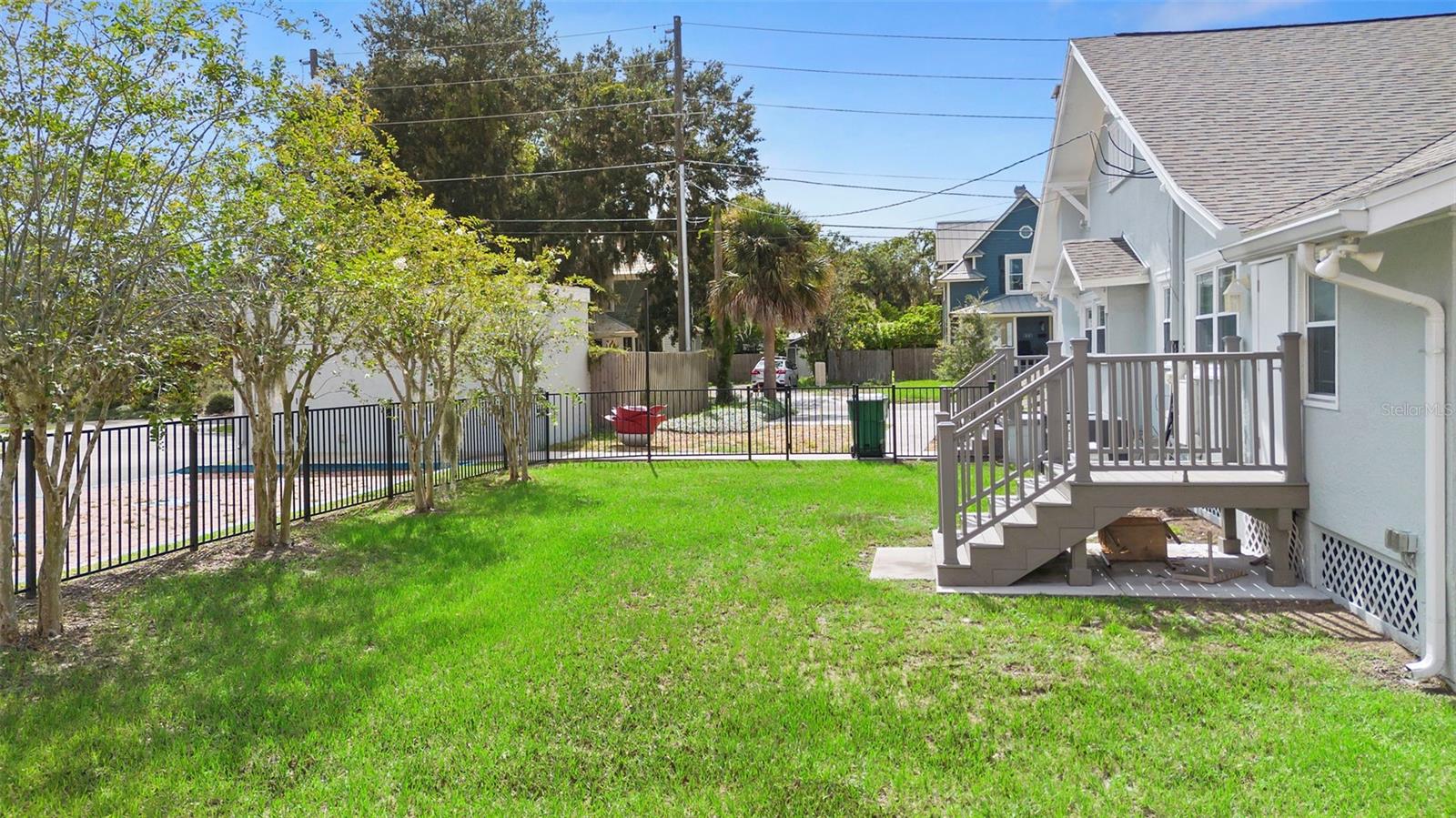 Image 8 of 54 For 615 Palmetto Court