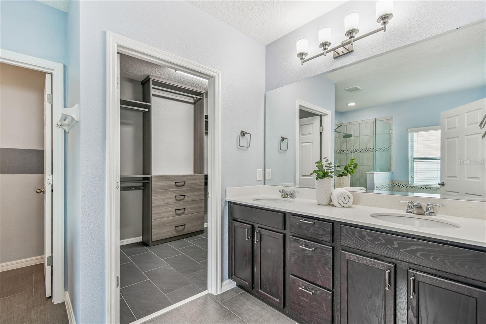 Image 24 of 66 For 10250 Lenox Street