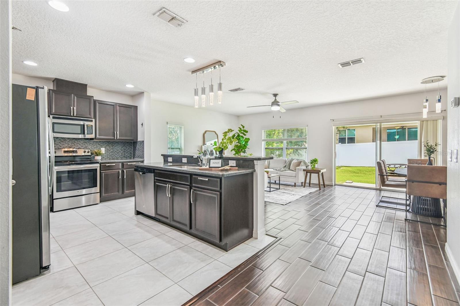 Image 7 of 66 For 10250 Lenox Street