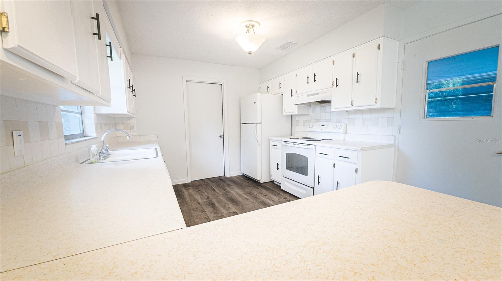 Image 4 of 27 For 2104 51st Place
