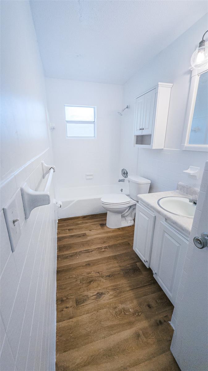 Image 6 of 27 For 2104 51st Place