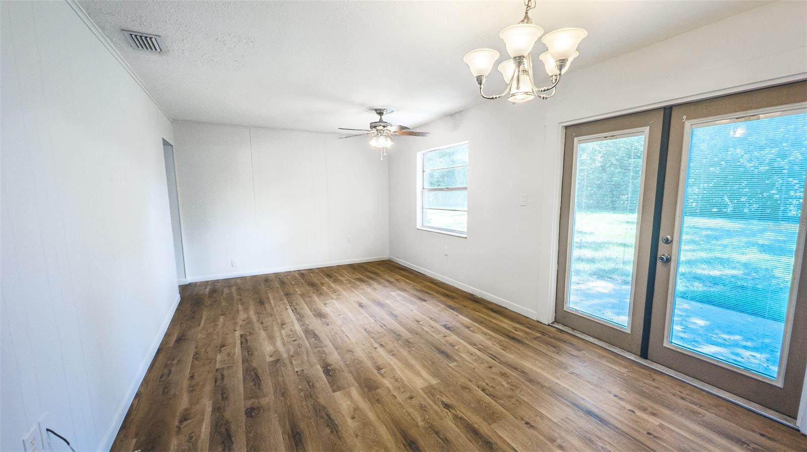 Image 7 of 27 For 2104 51st Place