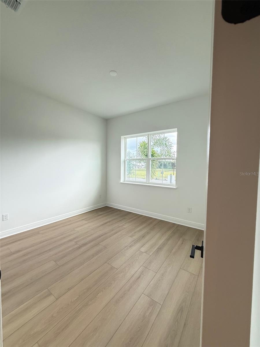 Image 3 of 18 For 1020 Gloryland Court