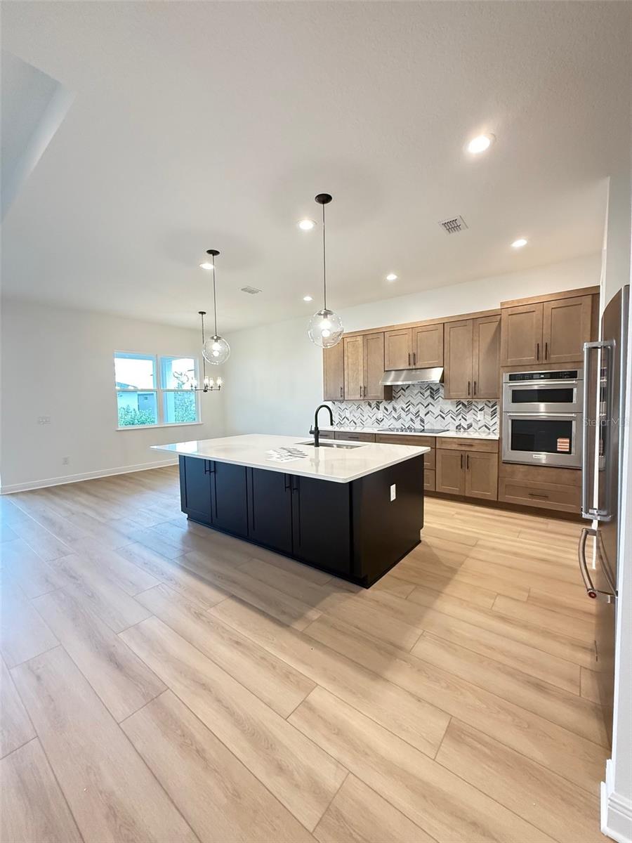 Image 9 of 18 For 1020 Gloryland Court