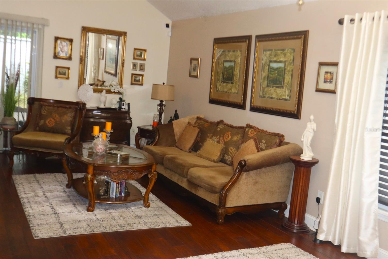 Image 5 of 40 For 5410 Old Oak Tree Dr