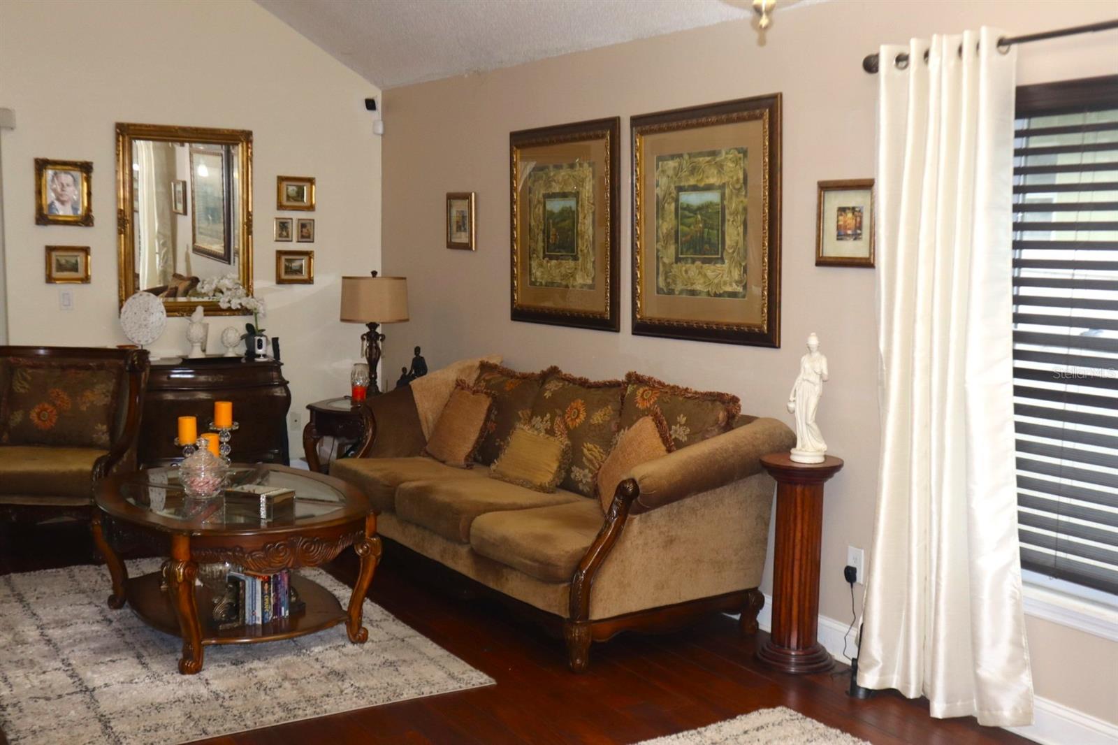 Image 7 of 40 For 5410 Old Oak Tree Dr