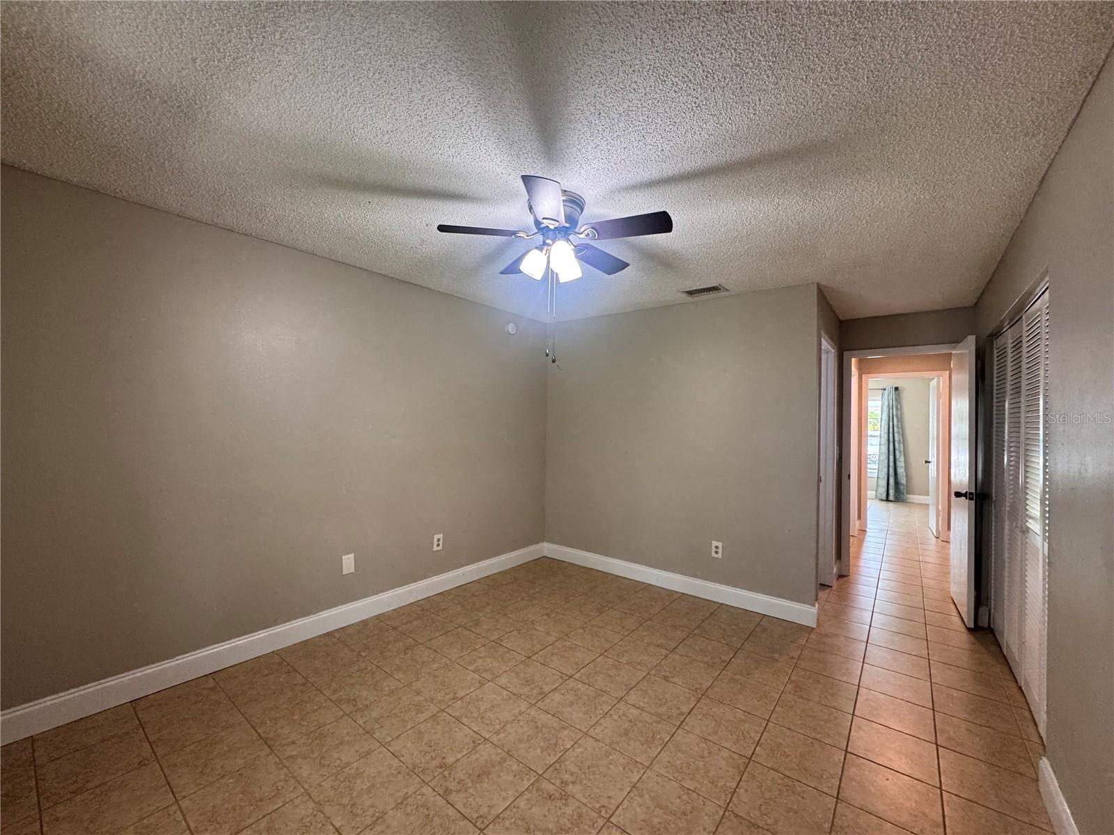 Image 18 of 37 For 915 Burlwood Street