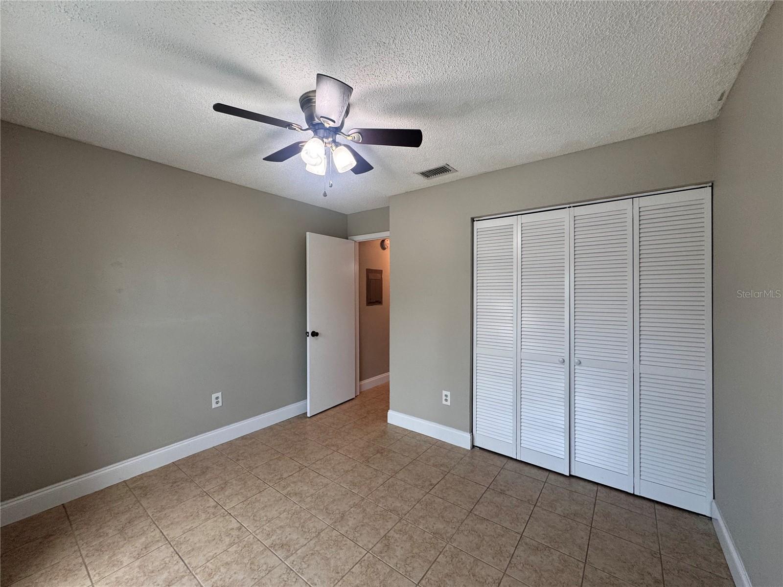Image 21 of 37 For 915 Burlwood Street