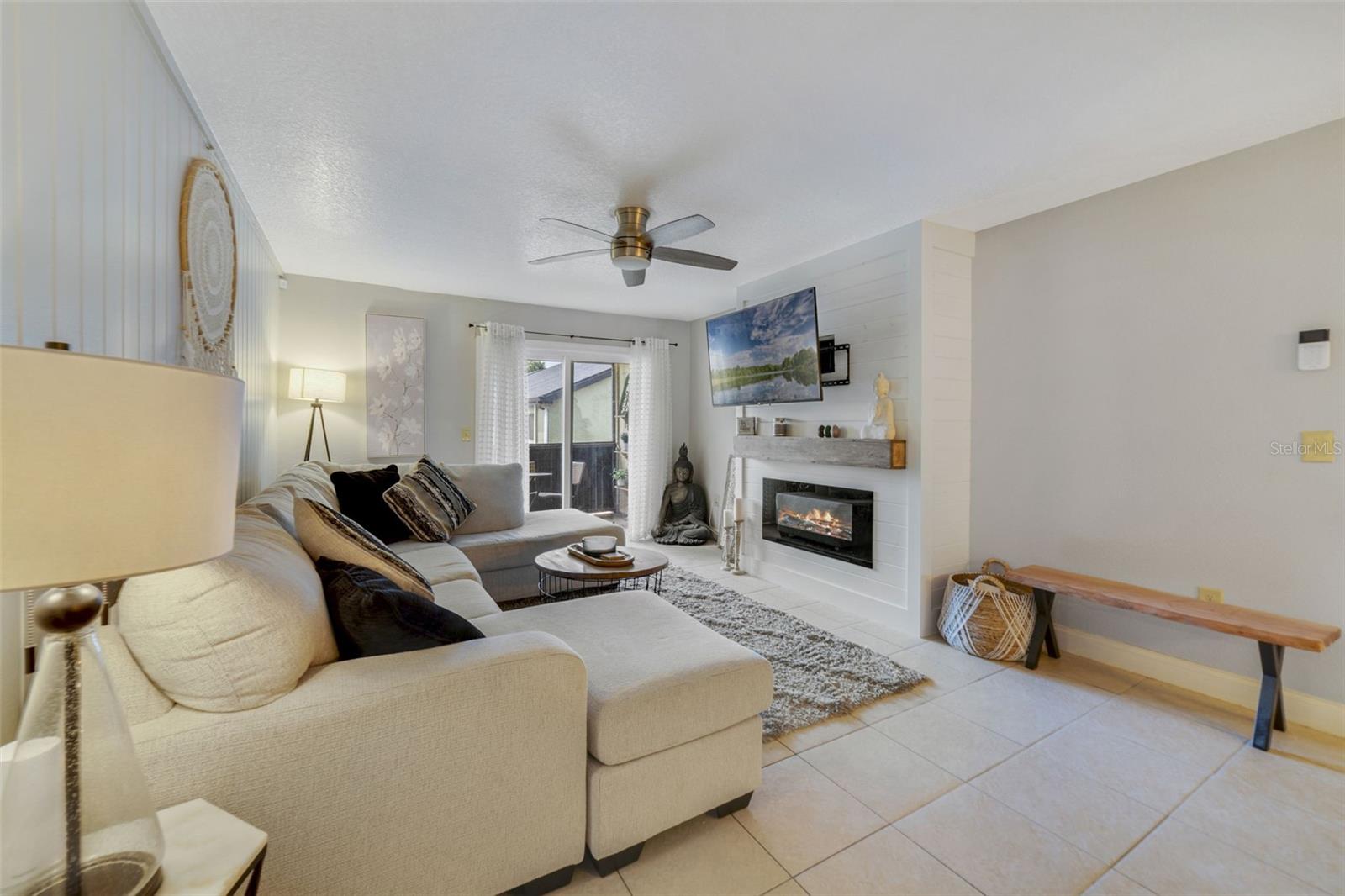 Image 5 of 19 For 910 Lake Destiny Road H