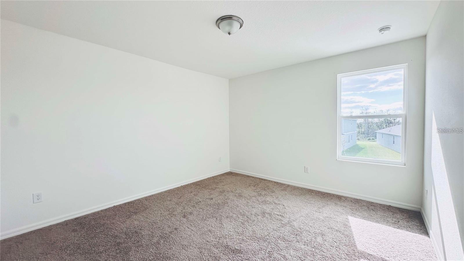 Image 18 of 23 For 9567 Sandy Bluffs Circle