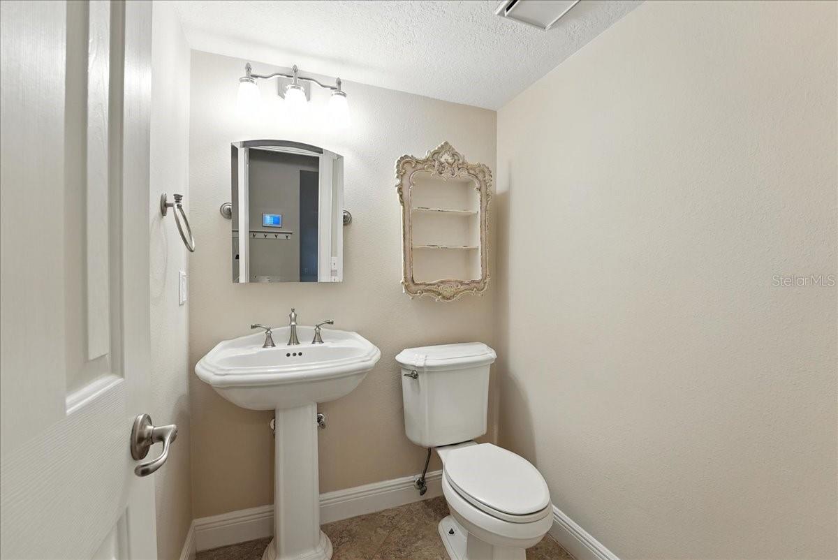 Image 5 of 18 For 1636 Lawndale Circle