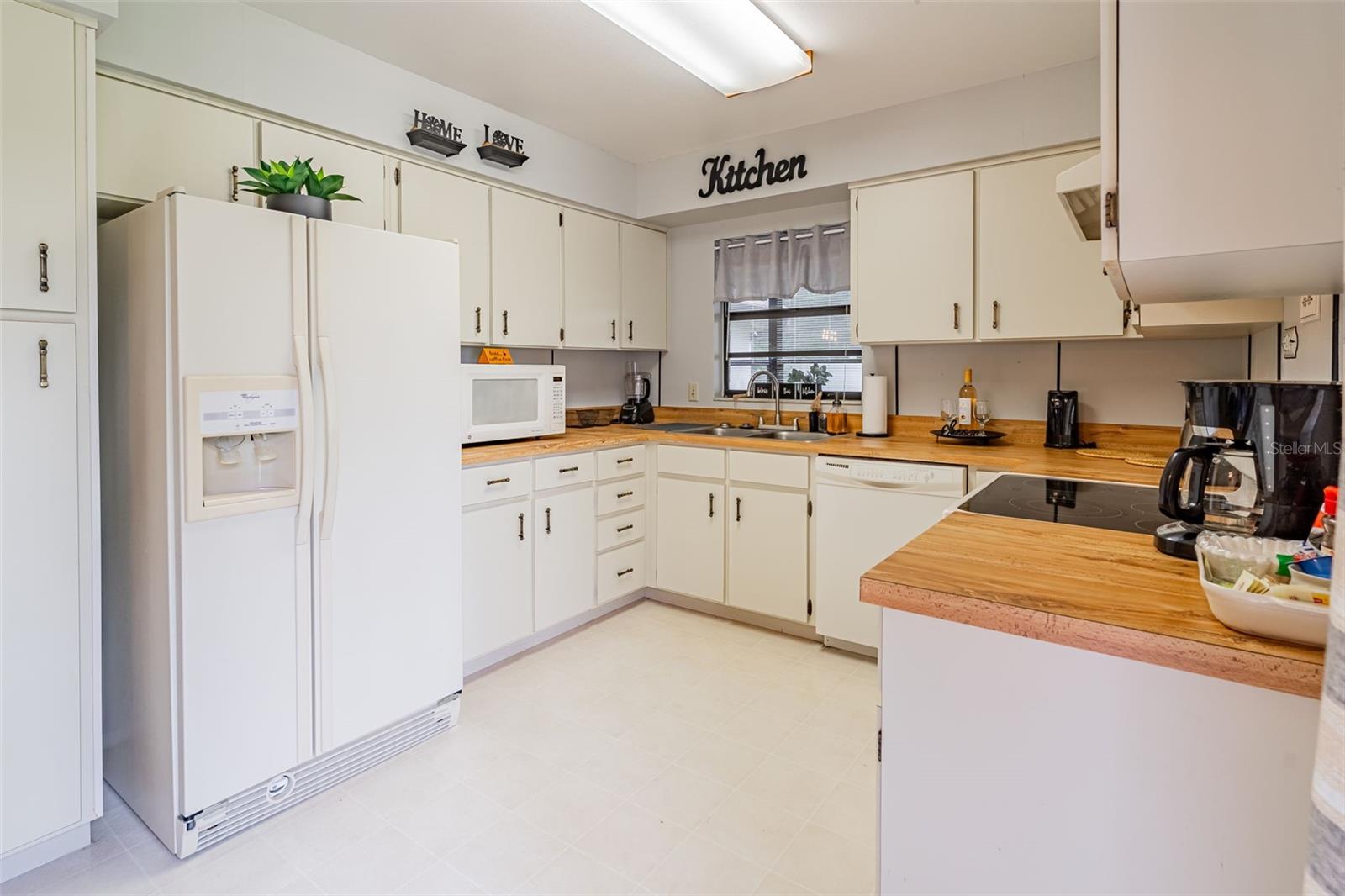 Image 18 of 33 For 6308 Fernbrook Court