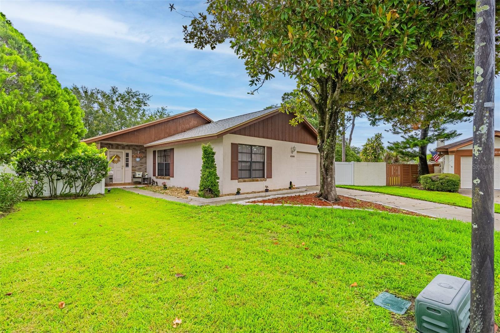 Image 3 of 33 For 6308 Fernbrook Court