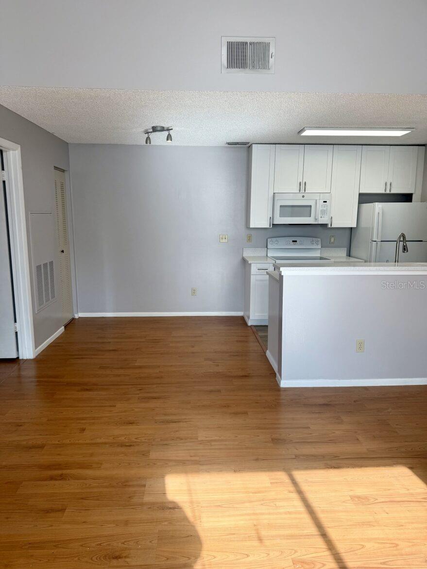 Image 17 of 25 For 711 Sugar Bay Way 313