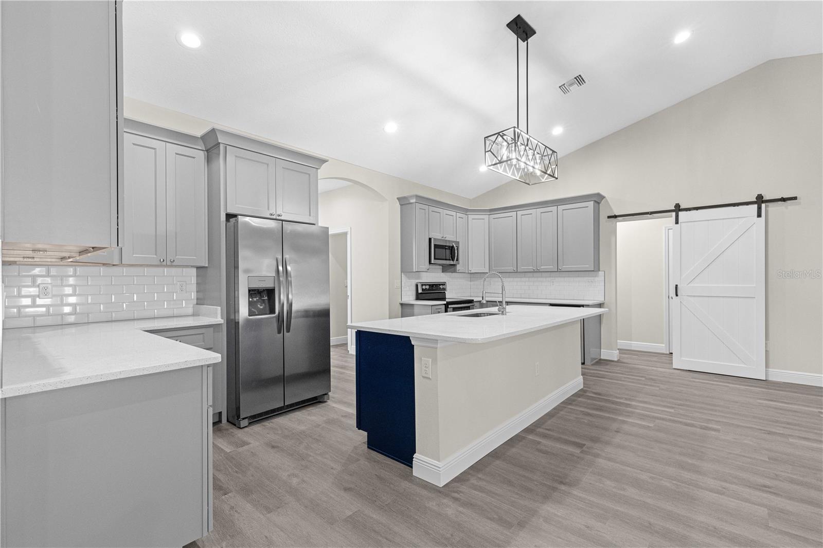 Image 11 of 51 For 12411 71 Lane Road