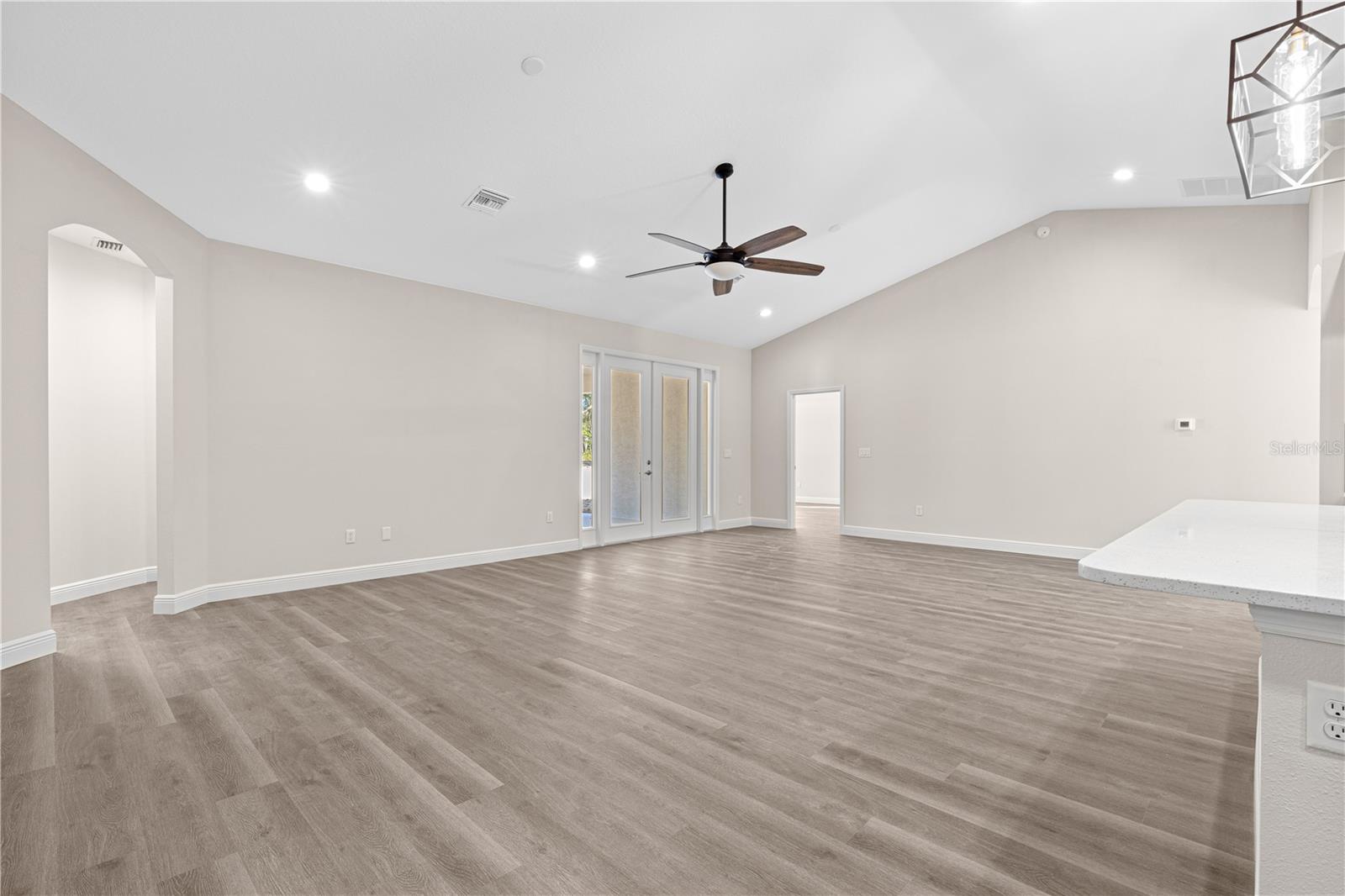 Image 20 of 51 For 12411 71 Lane Road