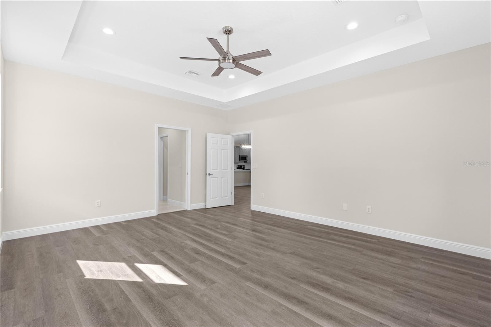 Image 21 of 51 For 12411 71 Lane Road