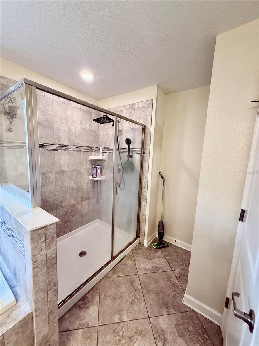 Image 19 of 40 For 4628 Cortland Drive