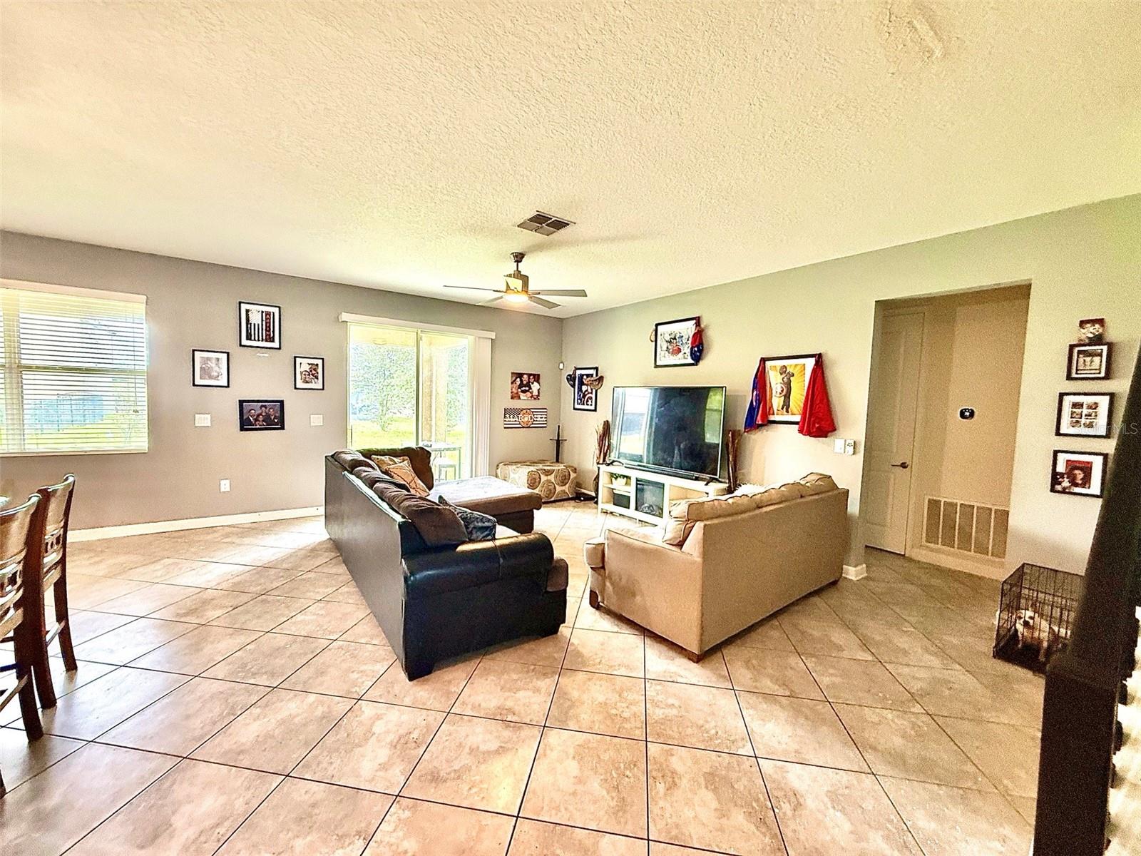 Image 6 of 40 For 4628 Cortland Drive