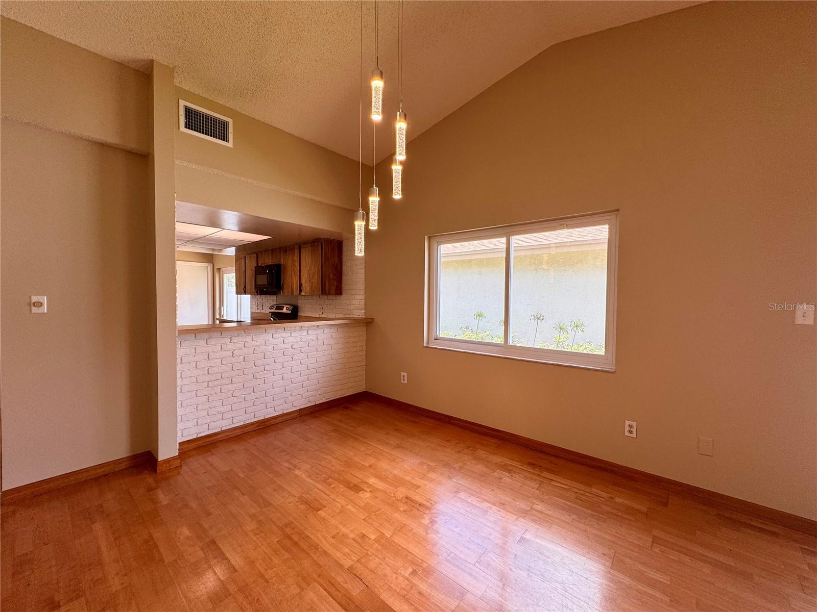 Image 5 of 26 For 657 Airmont Avenue