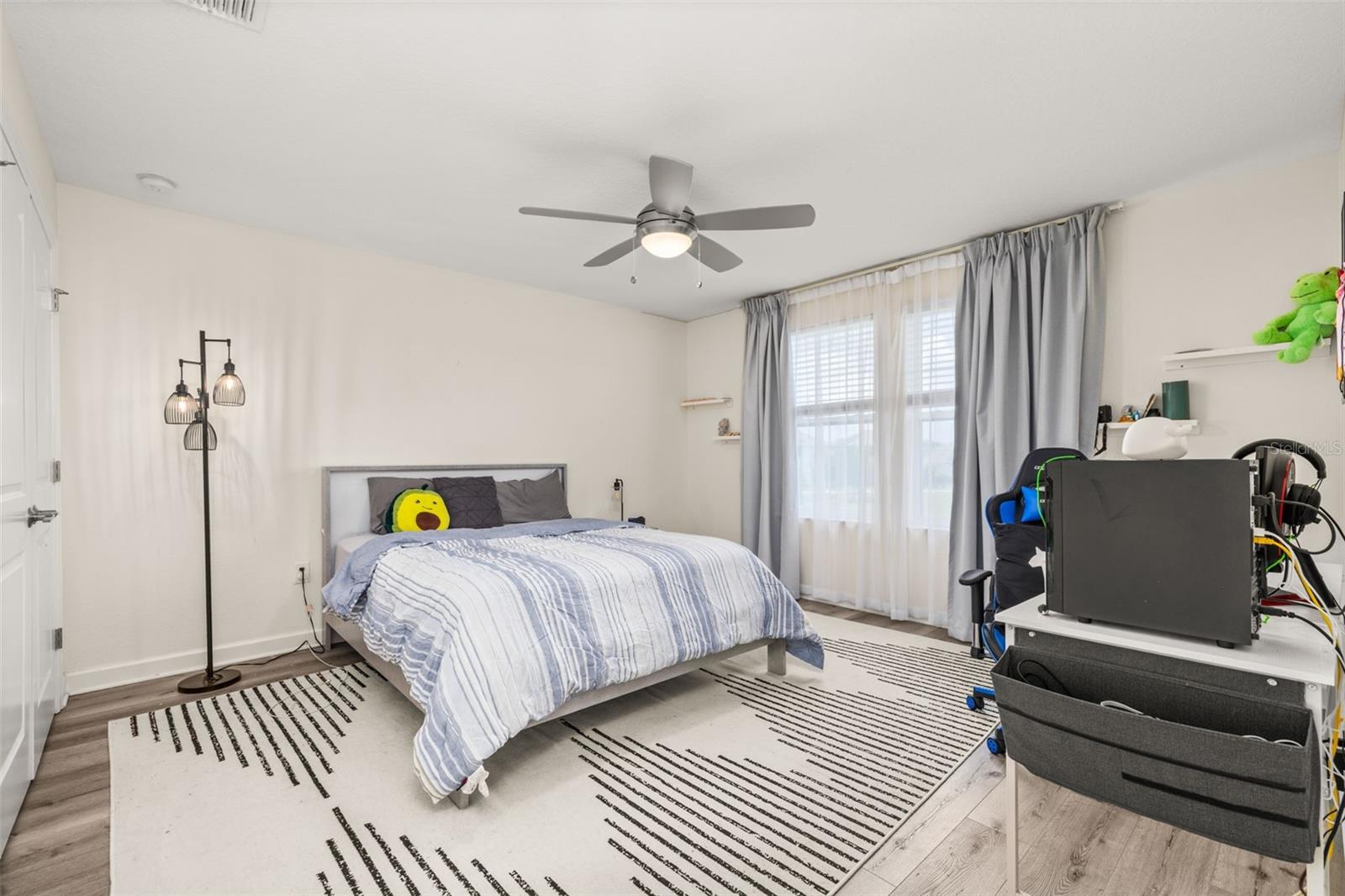 Image 45 of 71 For 11272 History Avenue