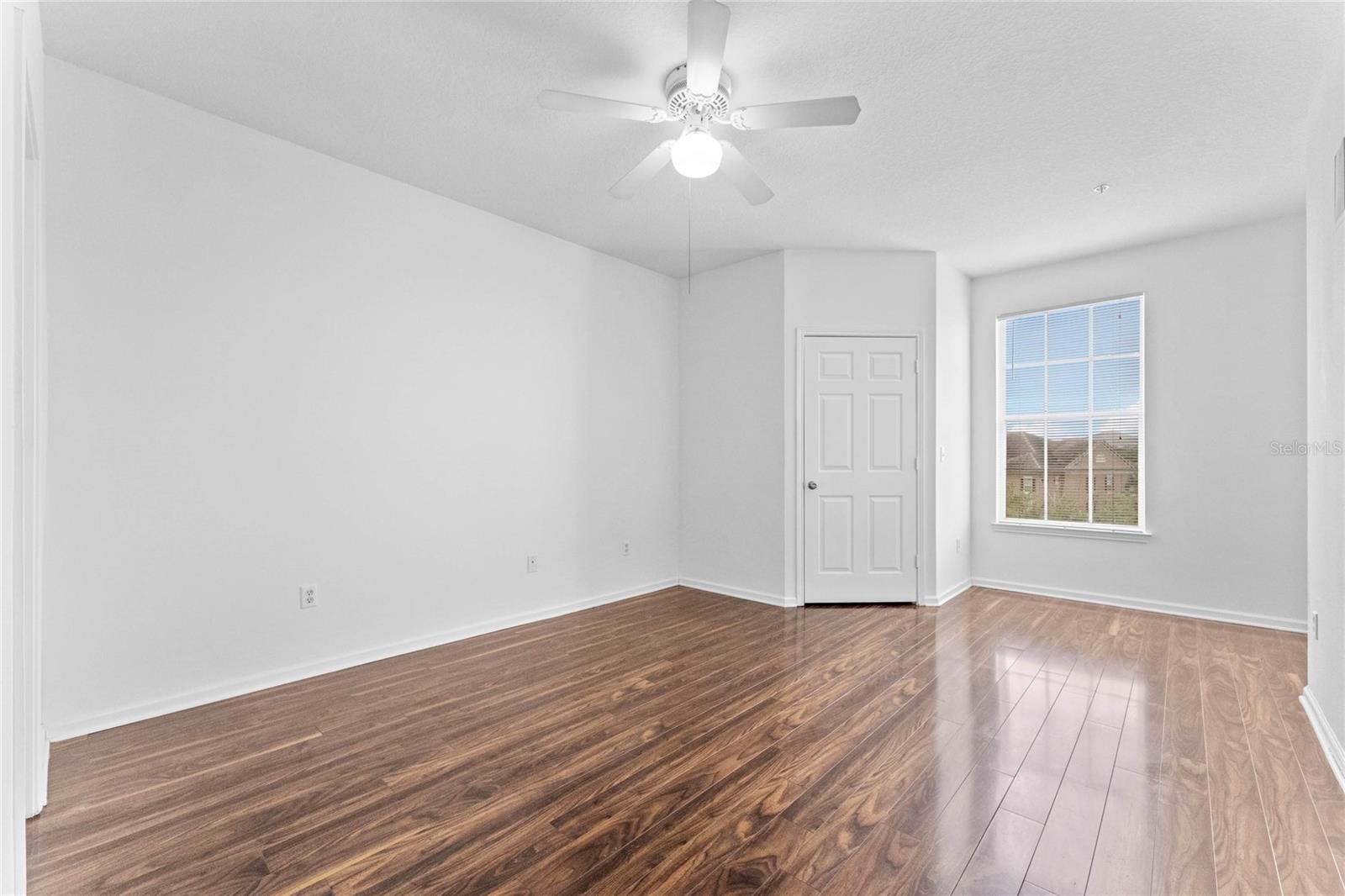 Image 10 of 18 For 14341 Fredricksburg Drive 1005