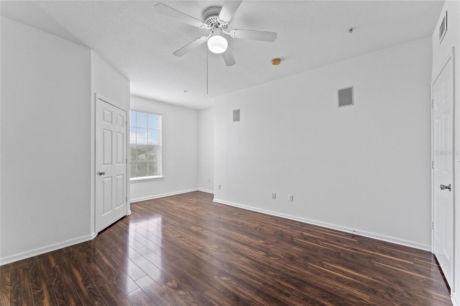 Image 11 of 18 For 14341 Fredricksburg Drive 1005