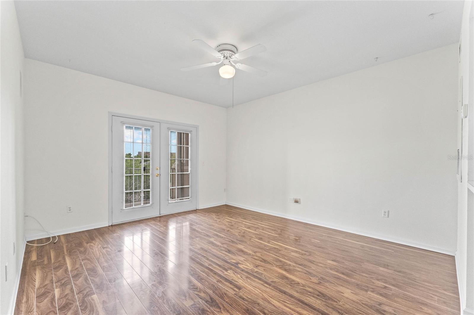 Image 5 of 18 For 14341 Fredricksburg Drive 1005